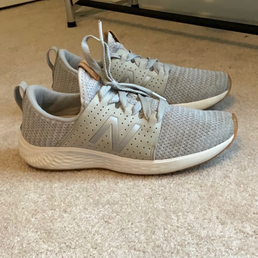 New balance gray sneaker